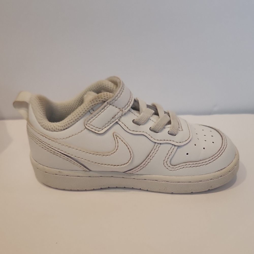 Nike White Toddler Sneakers Size 8C